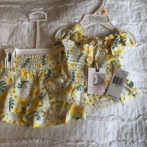 NWT 12 MO Girls 2 Piece Set
